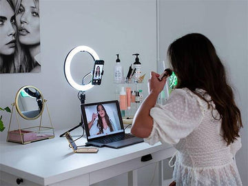 5 ASTUCES POUR AMÉLIORER VOS VIDÉOS TIKTOK ET RÉELS A L'AIDE D'UNE RING LIGHT