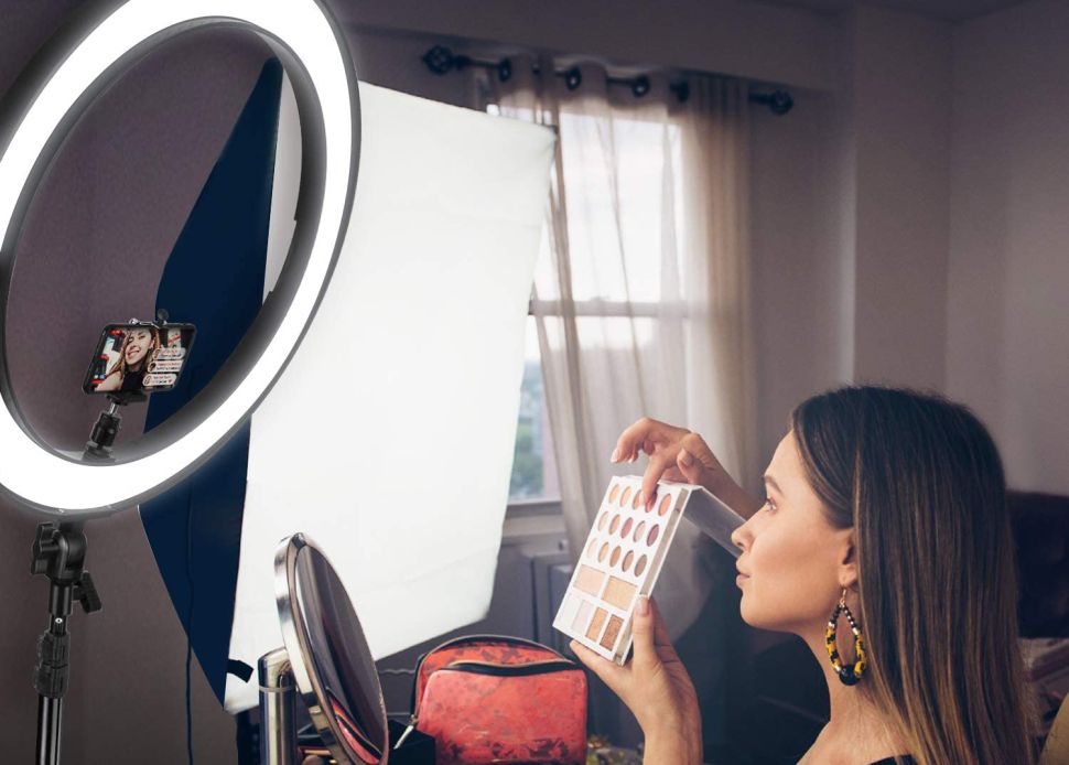 COMMENT UTILISER UNE RING LIGHT POUR DES SÉANCES DE MAQUILLAGE PARFAITES ?